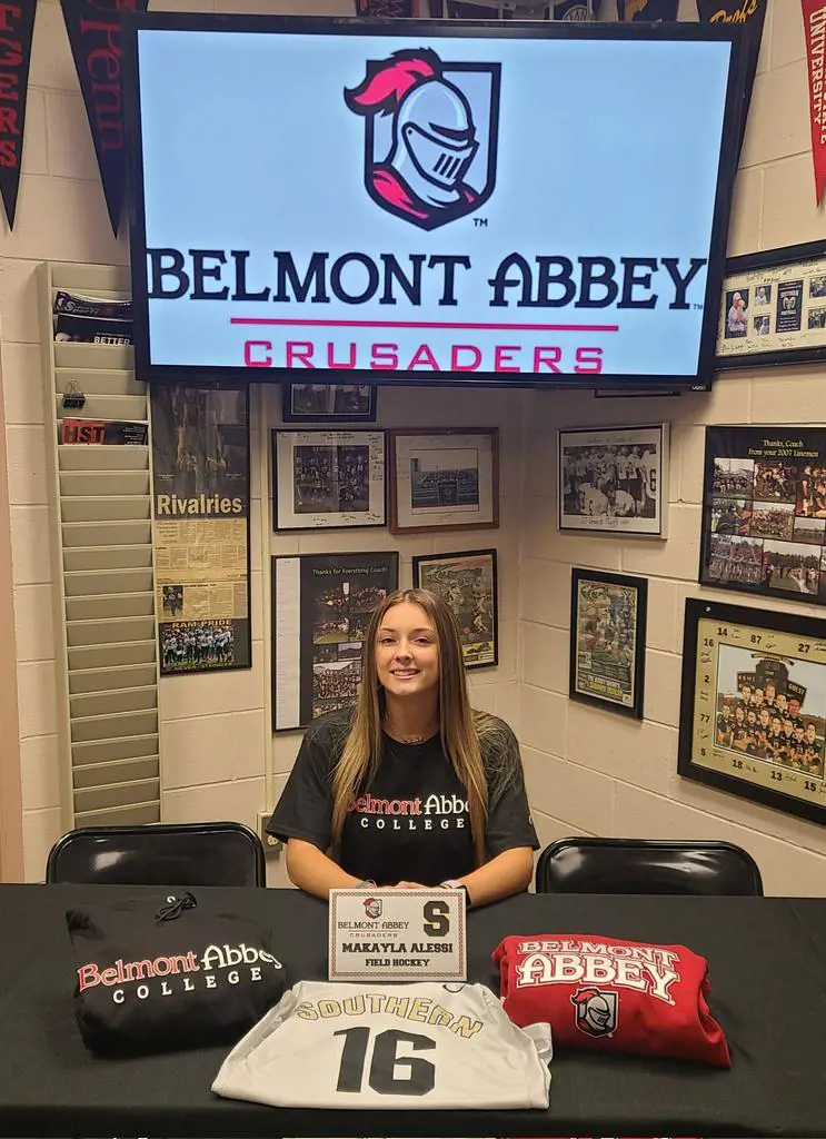 Alessi got scholorships for education and field hockey careers at Belmont Abey College in 2021.