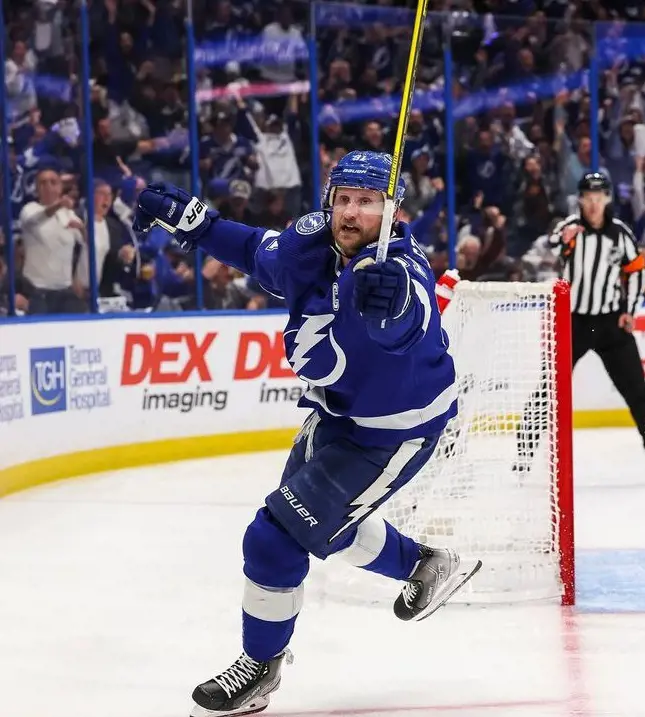 Steven Stamkos In A Match Against Maple Leafs At Amalie Arena On 30 April 2023